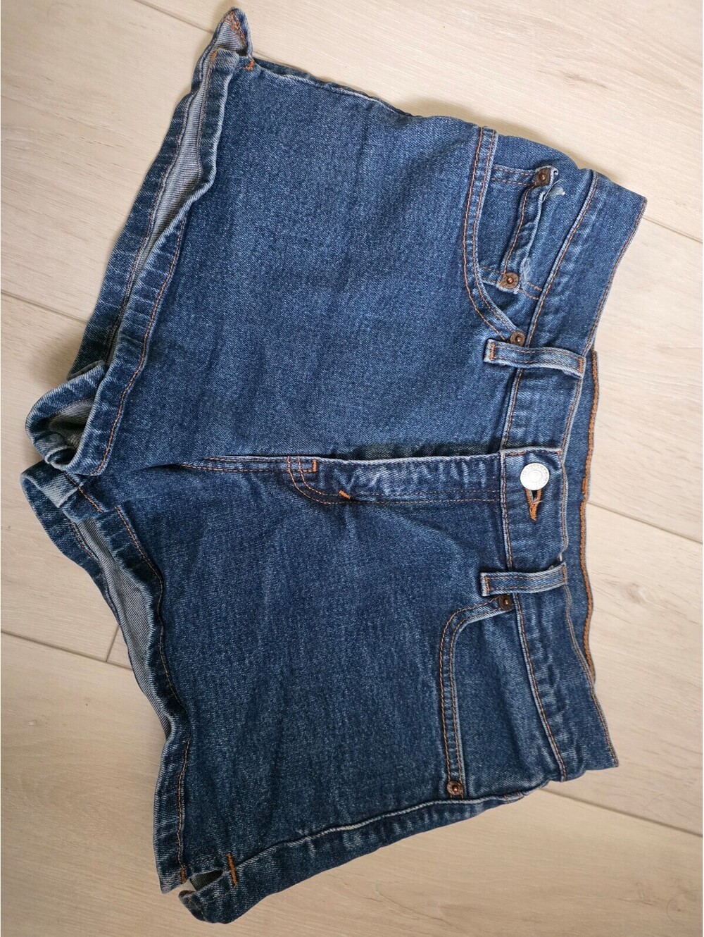 Vintage Levis womens shorts size 28"